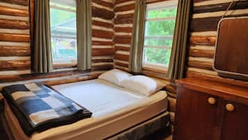 3 bedrooms, bed sheets