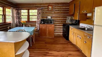 Fridge, microwave, stovetop, cookware/dishes/utensils