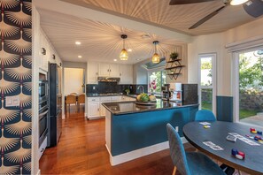 Fridge, microwave, oven, stovetop - Hot Tub, Mini Golf, Game room, 12mi to downtown SD (Chula Vista)
