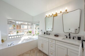 مجففات شعر، مناشف، صابون، شامبو