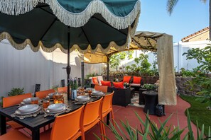 تناول الطعام بالخارج