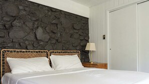 3 bedrooms, bed sheets