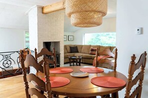 Interior - Cobblestone 2-Bedroom Cottage #5 "Loft" (Sharbot Lake)