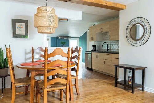 Cobblestone 2-Bedroom Cottage #5 "Loft"