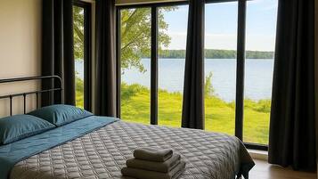 3 bedrooms, bed sheets