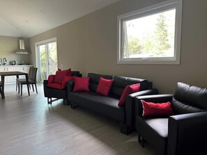 Living area - 3-bedroom Villa in Lakefield #12 (Lakefield)