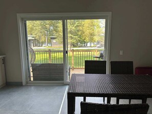 Dining - 3-bedroom Villa in Lakefield #12 (Lakefield)