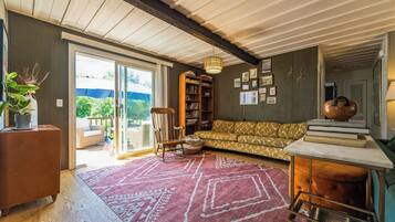 Smart-tv, pejs, bøger