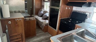 Lakefront RV Cottage in Parry Sound #10