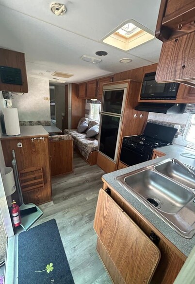 Lakefront RV Cottage in Parry Sound #10