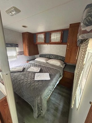 2 habitaciones y ropa de cama