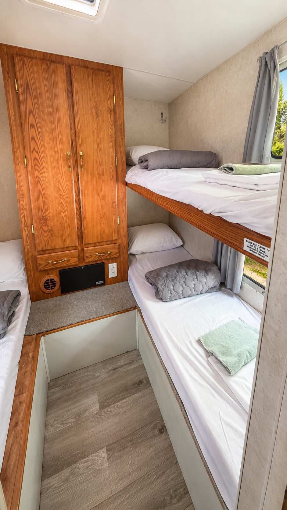 2 bedrooms, bed sheets