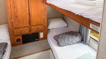 2 bedrooms, bed sheets