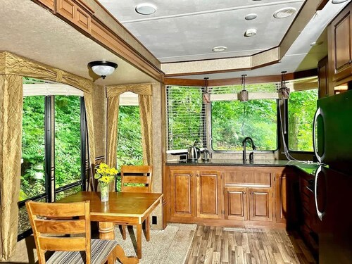 Lakefront RV Cottage in Parry Sound #18