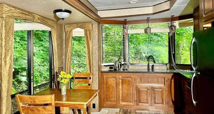 Lakefront RV Cottage in Parry Sound #18