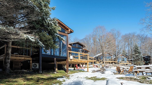 Muskoka 2-bedroom Cottage (Pier 100 #10)