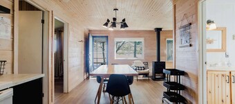 Georgian Bay Rockwood 3-bdrm Waterfront Cottage #2