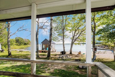 Georgian Bay Rockwood 3-bdrm Waterfront Cottage #2