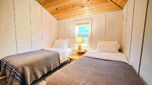 3 bedrooms, bed sheets