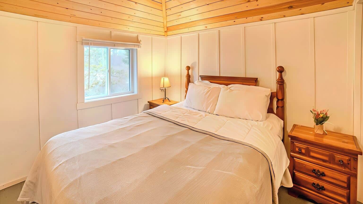 3 bedrooms, bed sheets