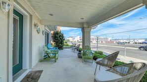 Terrace/patio - Coconut Cove: ACROSS from beach + boardwalk + parking w/ Full Linen Service! (Ocean City)