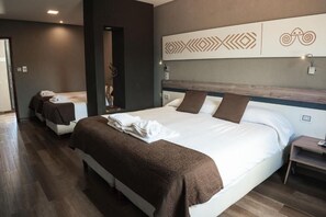 Kamar Quadruple Klasik | Meja kerja dan Wi-Fi gratis