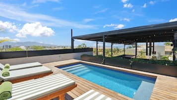 Outdoor pool, sun loungers