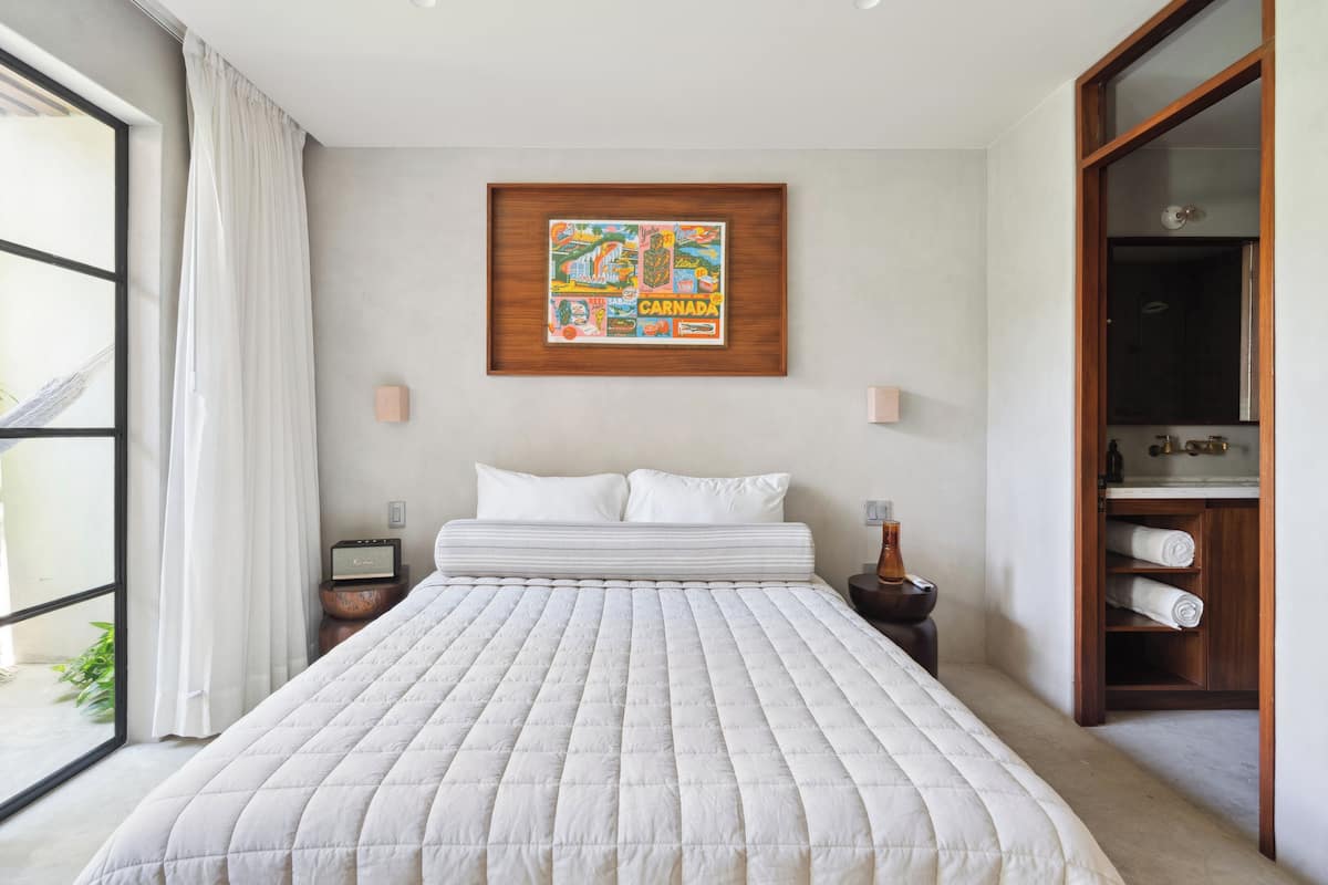 In-room safe, iron/ironing board, free WiFi