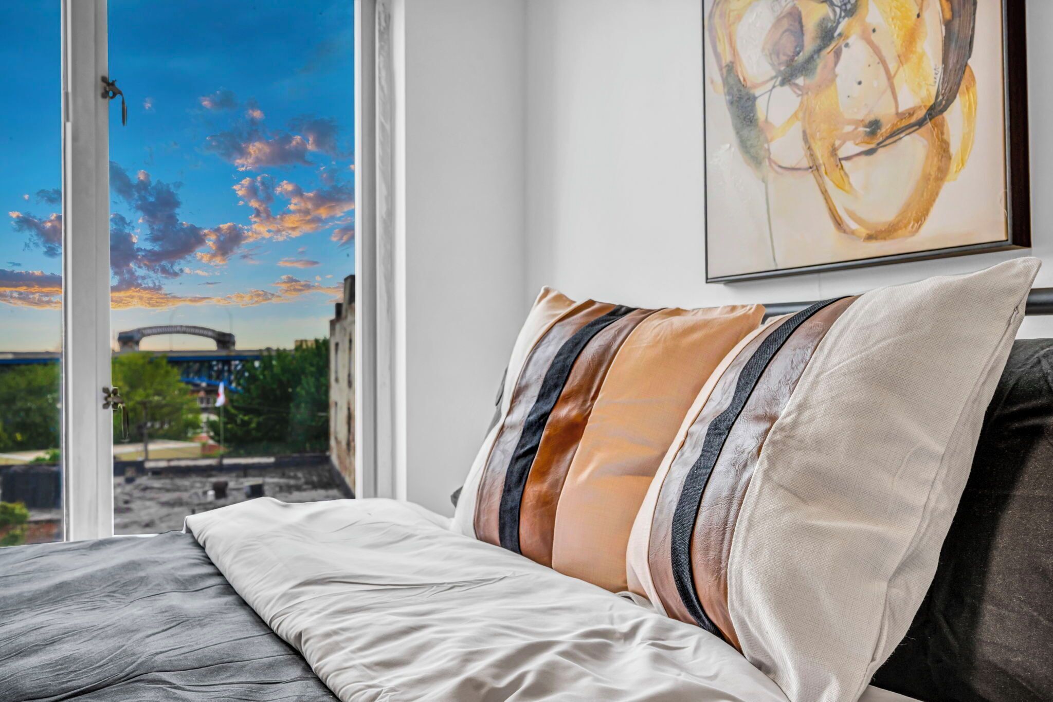 2 多间卧室、熨斗/熨衣板、WiFi、床单