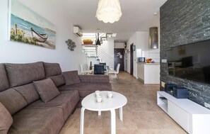 Smart TV - Amazing home in Torrox Costa (Torrox Costa)