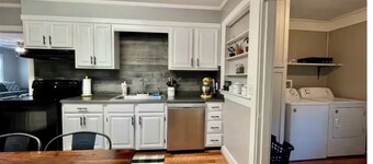 Lowcountry Retreat - Sleeps 6 - Close to Parris Island!