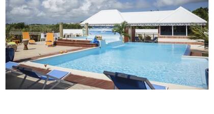 Anthurium - Room with shared pool