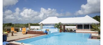 Anthurium - Room with shared pool