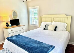 2 bedrooms, iron/ironing board, Internet, bed sheets