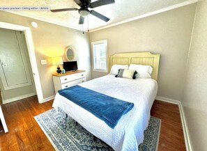 2 bedrooms, iron/ironing board, Internet, bed sheets