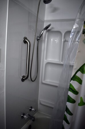 Handtücher, Seife, Toilettenpapier