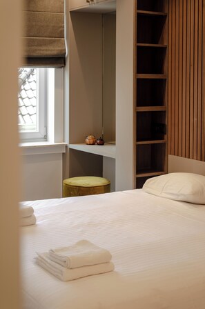 2 bedrooms, iron/ironing board, Internet, bed sheets