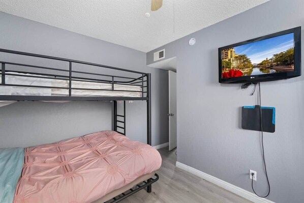 3 Schlafzimmer, Bügeleisen/Bügelbrett, Reisekinderbett, WLAN