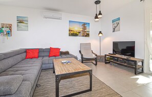 TV - Villa moderne plage à pieds (Prunete)