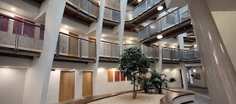 Flat - Sleeps 4 - Parking - Balcony - Pet Friendly
