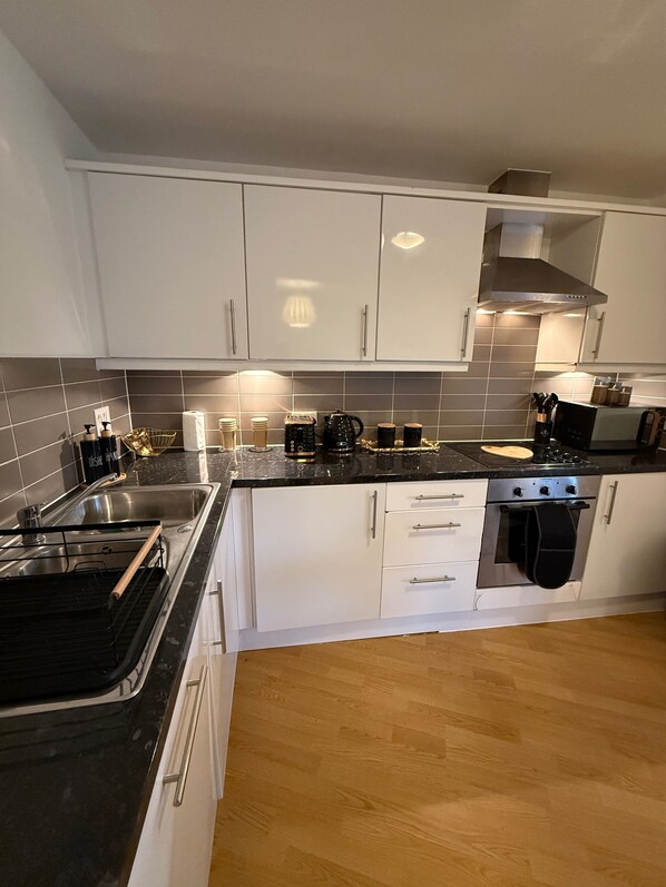 Fridge, microwave, oven, stovetop