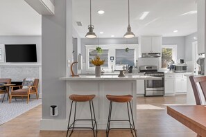 電子レンジ、オーブン、コンロ、食器洗い機