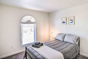 3 bedrooms, WiFi, bed sheets