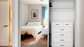 2 slaapkamers, een strijkplank/strijkijzer, wifi, beddengoed