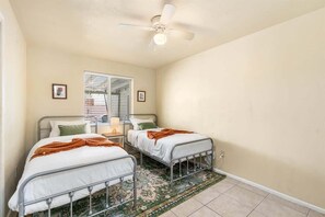 4 bedrooms, WiFi, bed sheets