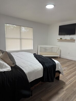 3 bedrooms, in-room safe, iron/ironing board, free WiFi