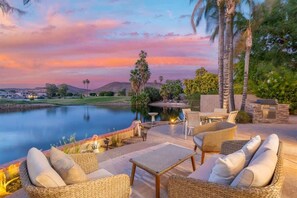 Outdoor dining - Lakeside home with private patio, Grill, Golf view (Glendale)