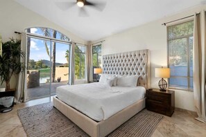 4 bedrooms, WiFi, bed sheets - Lakeside home with private patio, Grill, Golf view (Glendale)