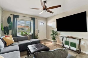 تلفزيون، ألعاب فيديو، مكتب