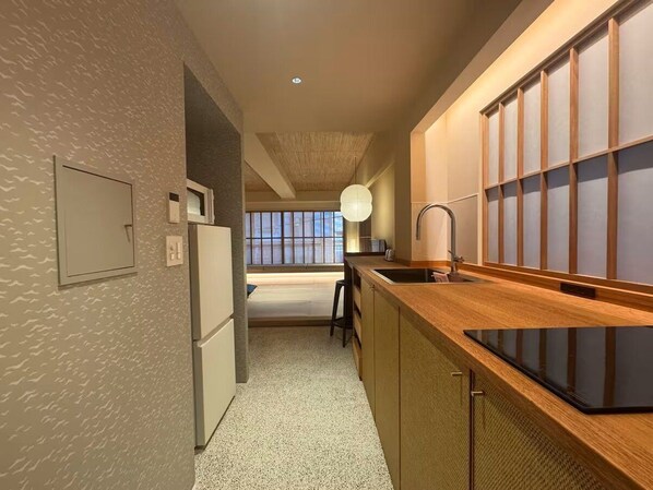 Fridge, microwave, stovetop, electric kettle - matoma03 (Minato-ku Shibaura)